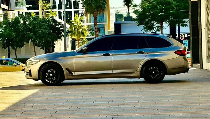 BMW 520I Hatchback