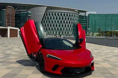 McLaren GT