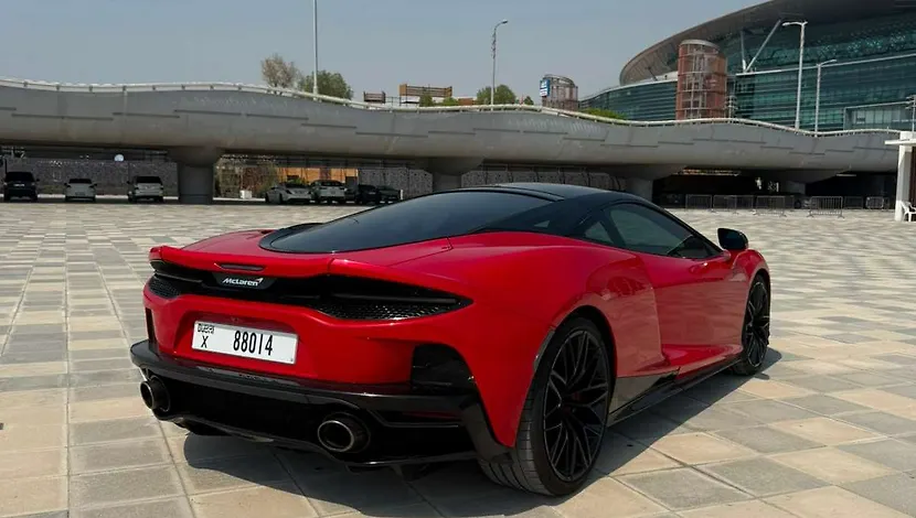 McLaren GT
