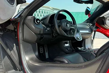 McLaren GT