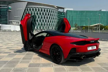 McLaren GT