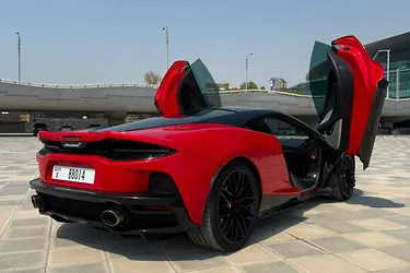 McLaren GT